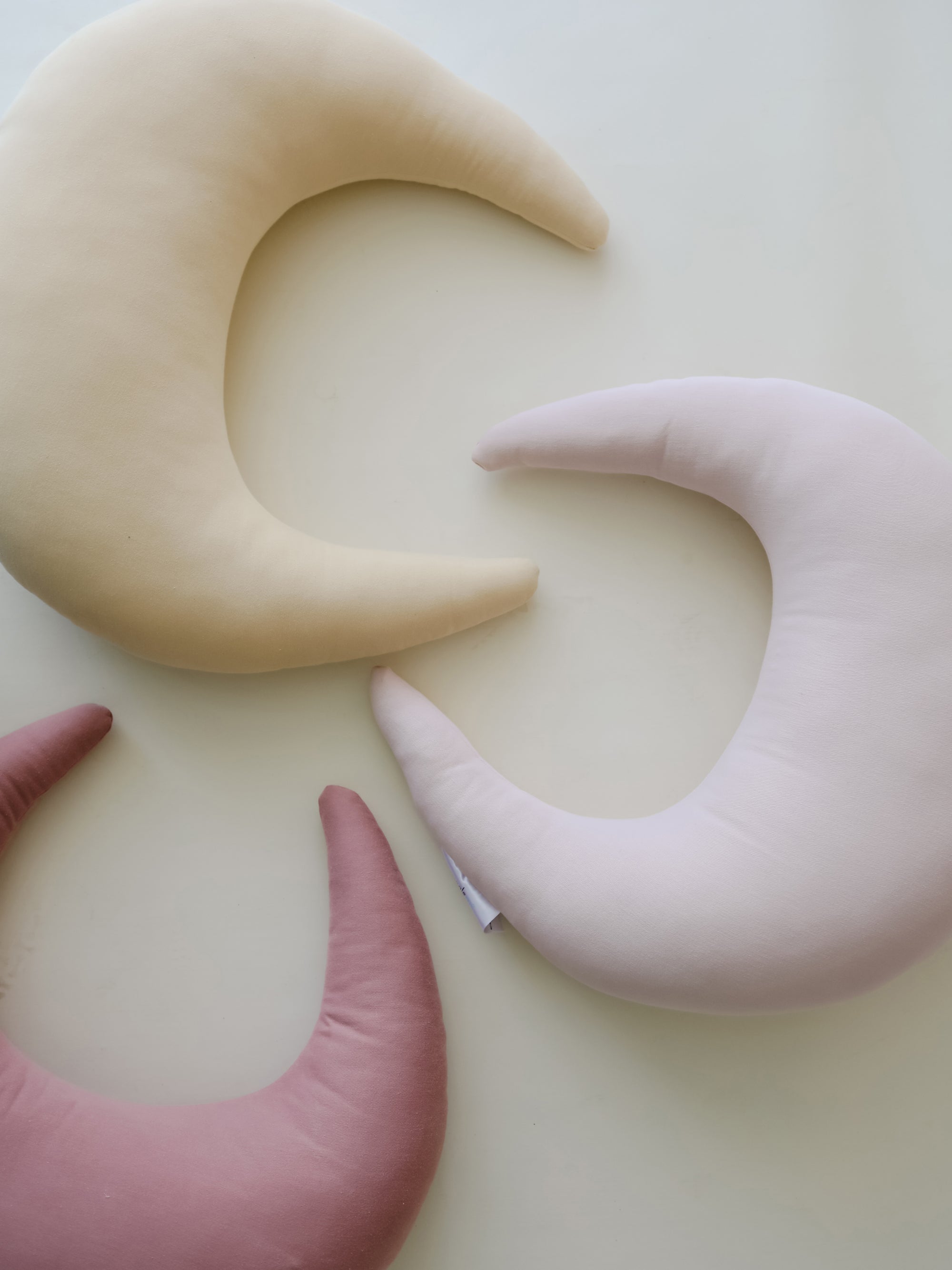 snuggle me organic feeding support nursing pillow petal