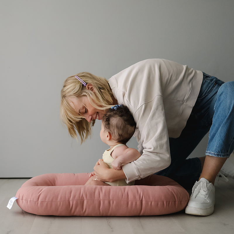 snuggle me organic infant lounger gumdrop