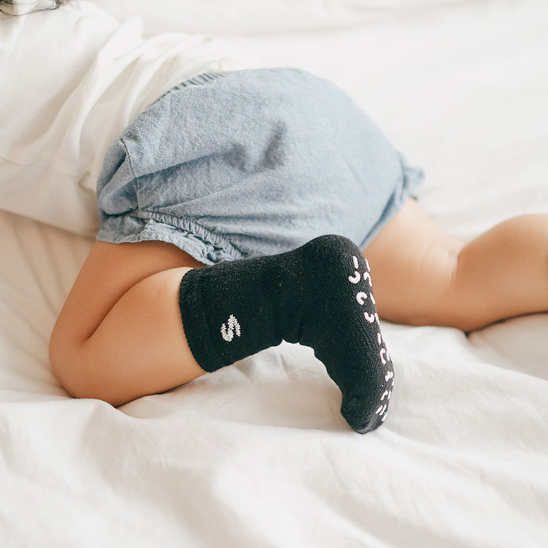 stuckies anti slip baby sock black