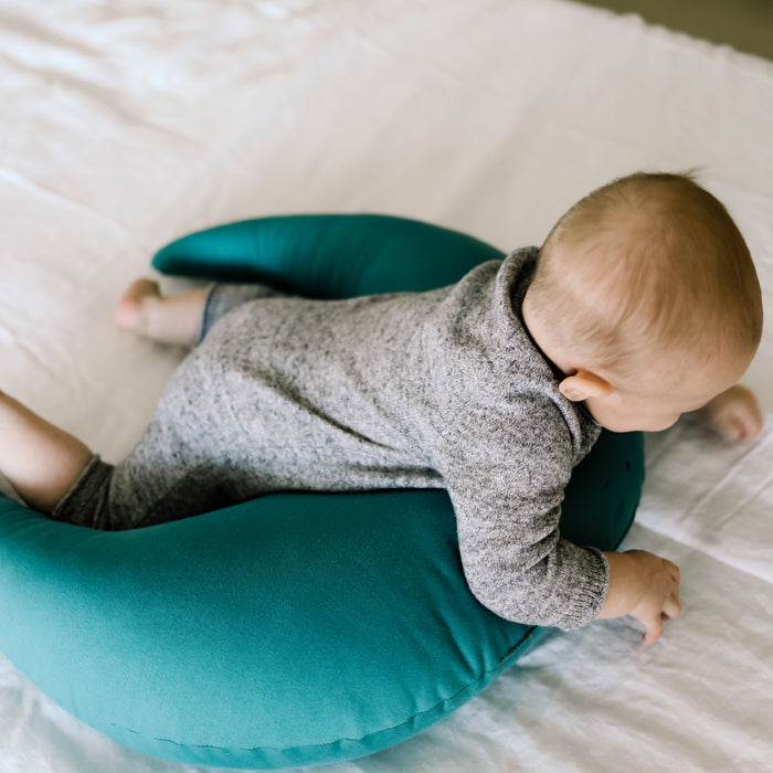 snuggle me organic feeding and support pillow newborn baby best nursing pillow