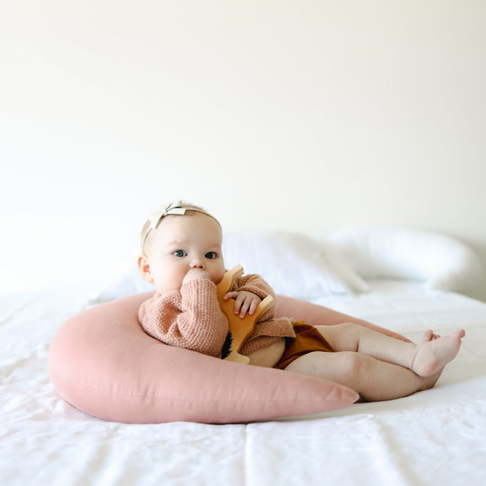 snuggle me organic feeding and support pillow newborn baby best nursing pillow